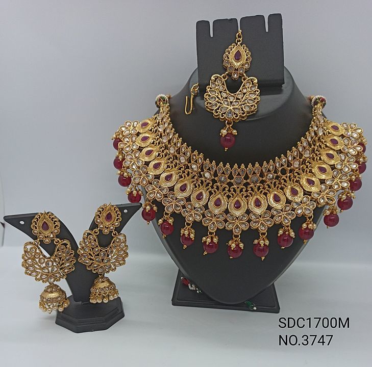 Choker necklace set uploaded by business on 8/19/2020