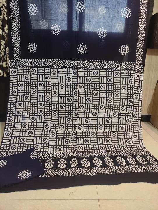 wax pital block batik print saree  uploaded by STAR AUTO DILL on 7/6/2021