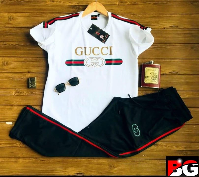 Post image *Brand-Gucci*🔥🔥🔥 *4Way lyrca Track suit*😍😍😍 Tees+Lower
*--Lower-with both side zip pocket*
*2Awesome colours*
*Sizes - M L Xl XXL*
* Free Ship*
*(Come with proper pressing and packing)*❤️❤️❤️