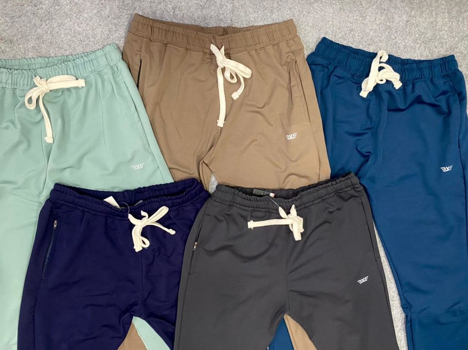 Track pants uploaded by Lavische Zone on 7/8/2021