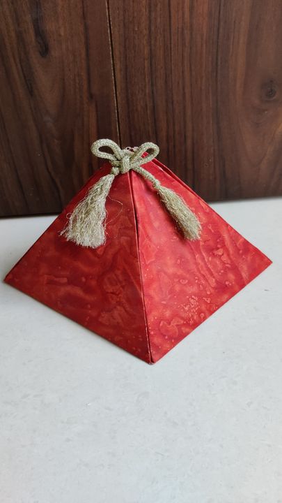 Gift wrap. uploaded by packing_n_crafting on 7/8/2021