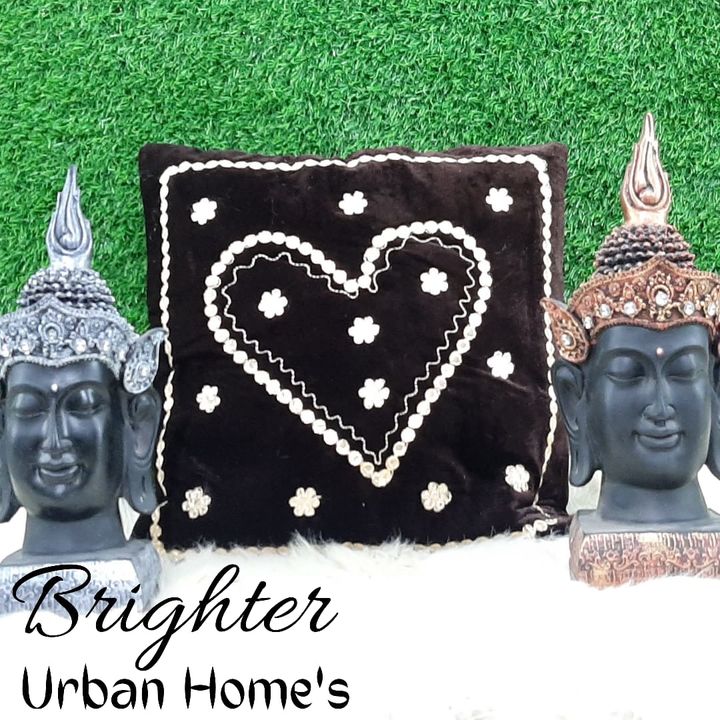 Post image _*Brighter Cushion Covers*_😍😍
_Bright your Home with this Brighter Cushion Covers_💥💥*Brand - Urban Home's*
_*Set of 5pcs*_👉👉
▪︎ _Made with Heavy Velvet Fabric_▪︎ _Hand Made kadhai on it_
*3 designs available in 2 Colours*• _Marun_❤• _Coffee_🤎
Size - 16*16Weight - 1kg minus
_New Price - 520rs_+$
_*Grab it Fast*_🤝_*Sell this now*_🤝