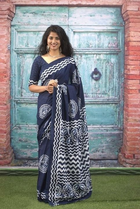 Cotton MulMul Saree uploaded by Ladies Fashion Hub on 7/11/2021