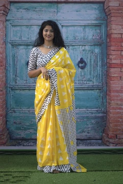 Cotton MulMul Saree uploaded by Ladies Fashion Hub on 7/11/2021