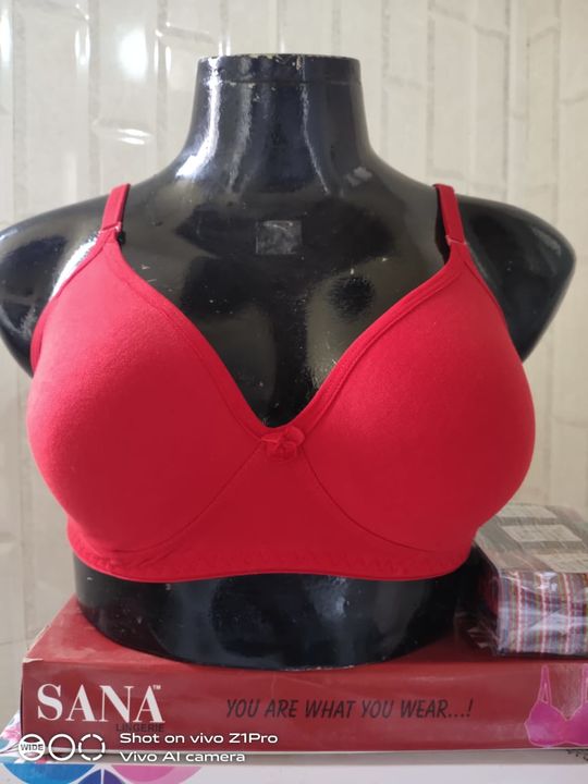 Post image (T-SHIRT) BRA*
✅ A PREMIUM QUALITY HOSIERY MATERIAL

👕 6 COLOURS AVAILABLE 
👚 SIZE FROM  32 34 36 38 40 AVAILABLE              🤗DOUBLE CLOTH IN CUPS
*₹ SET OF 3 BRA 500*
Free shipping
