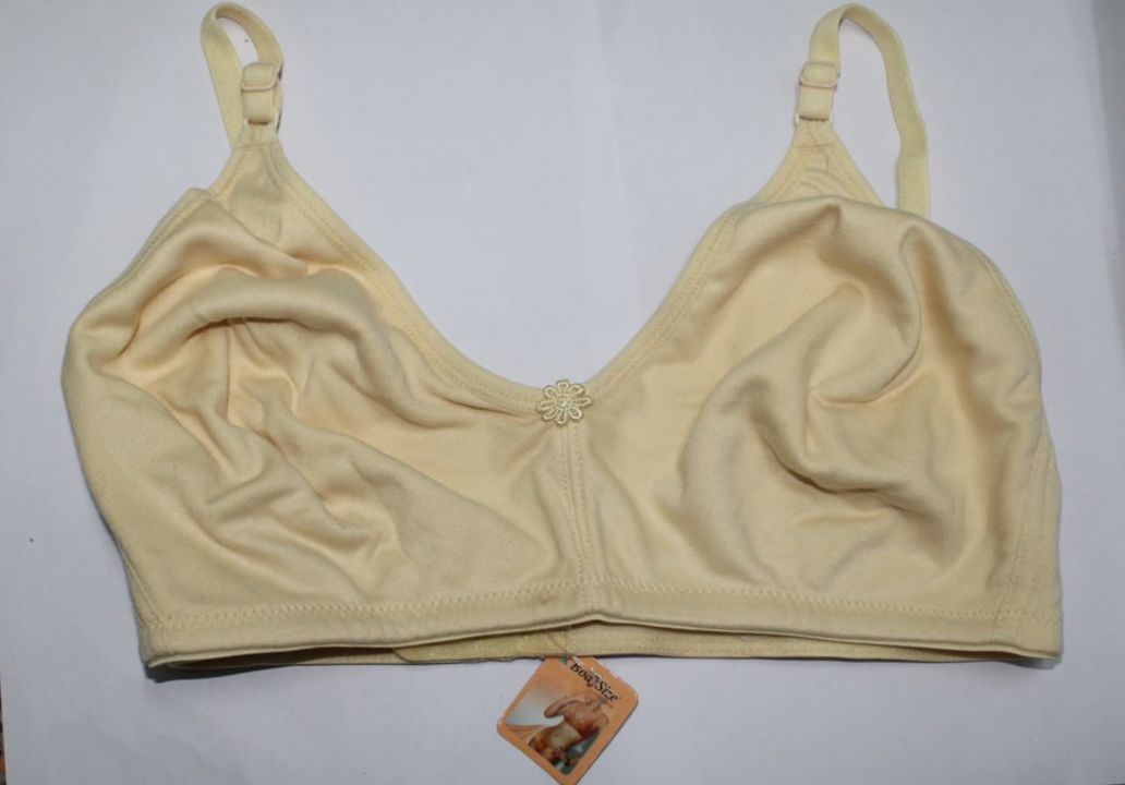 Post image Hi everyone , we have  stock clearing offers for " Blossom brand " Bra and panty. 
We have 30 to 50 % off from Mrp.