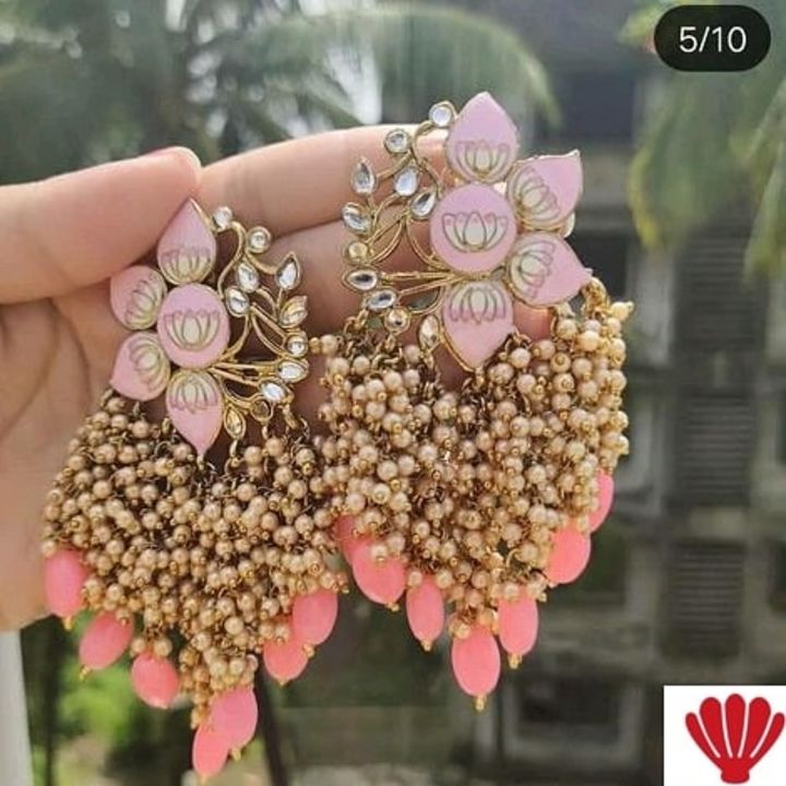 Post image Check out this beautiful earing..