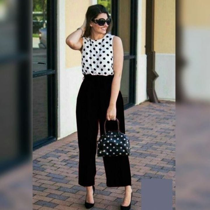Post image *Casual wear Outfit for summers* 🤗🤗🤗
A *smart and cool Top and Cullote plazo set with tie up belt in* *culotte paired up with top* 
🌸 *Fabric-Rayon plazo with Reyon top* 
🌸Plazzo has pockets on one side
🌸 *Size-38,40,42,44* 
 Price:- 525/- freeship