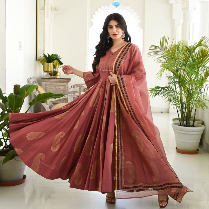 Anarkali kurta with duppata uploaded by business on 7/22/2021