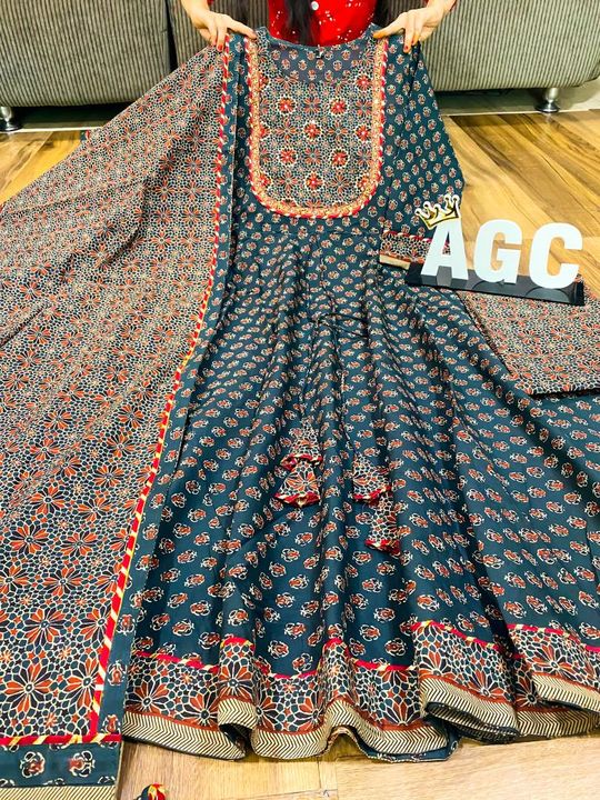 Post image *AGC*
*Exclusive collection*
*azrakh love*Premium cotton anarkali block print kurti  with heavy work on yoke &amp; tassels detailed gota work paired with pant &amp; cotton dupatta with tussel &amp; gota 
Size 38 40 42 44 46 
MRP 1850 Freeship

*Ping me for best set price*
Ready to despatch