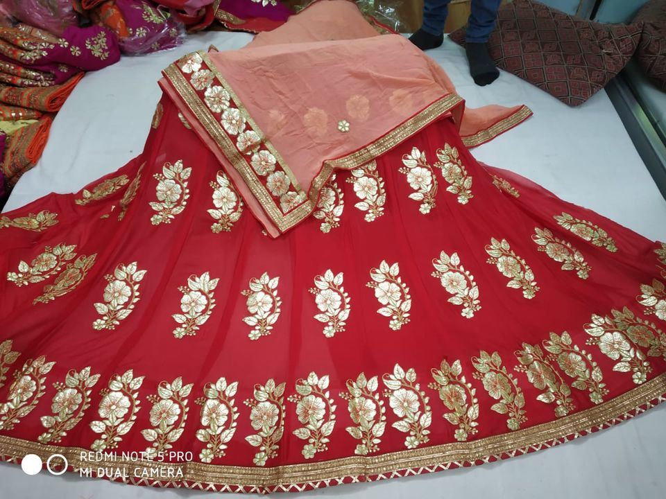 🕉🕉sell sell sell new lunch lehnga👆
👉 Pure chinon creap lehnga 
👉 Pure Georgette dupatta
👉 Gota uploaded by Nikita saree center on 7/23/2021