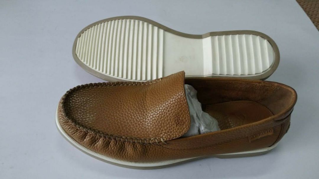 Post image Export surplus Branded leather shoes@Rs 400.Moq 500 pairs.