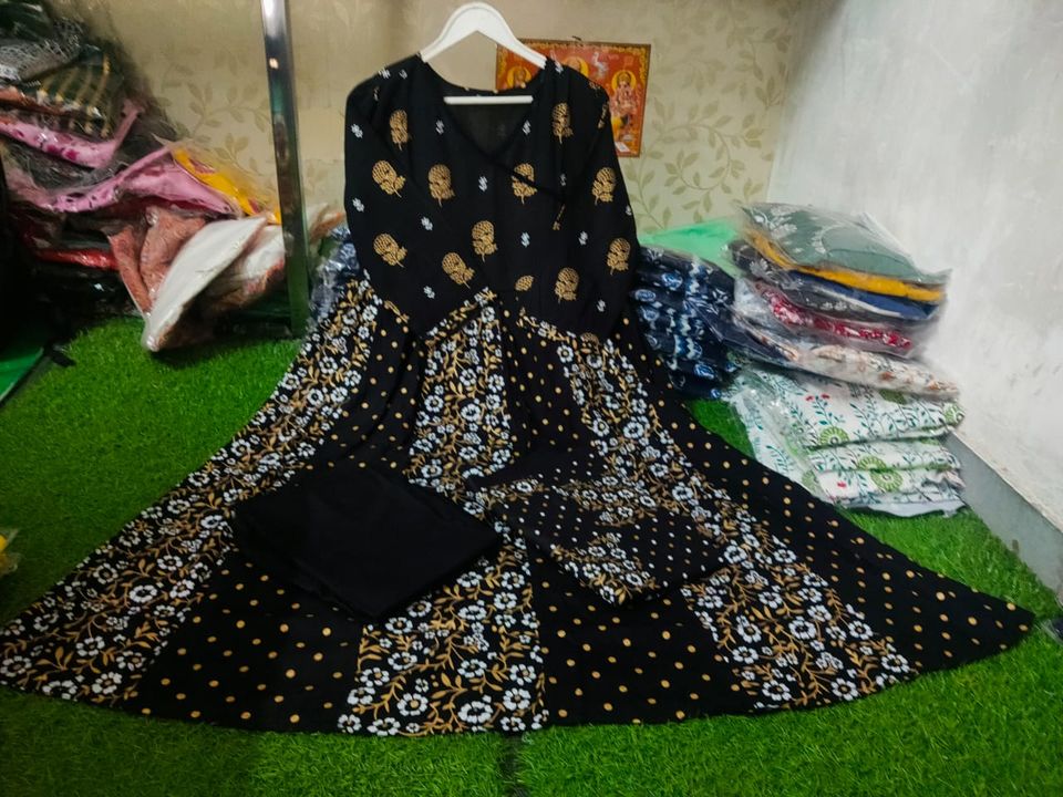 Post image 👗New launch 🤩👗 *Latest Beautiful  Black Khari Gold Print Angrakha Kurta Set with pent*😍 *With kurti new design*💃💃💃 RG collection⭐Available Size: *M/38, L/40, XL/42 and XXL/44* ⭐Fabric: *Rayon* *⭐ Product: *Kurti+pent dupatta* ⭐ Color`s: 2 colours Available*⭐Type: *Fully stitched*
😀 *1195 free shipping*
⭐ *Ready to Dispatch*✈️✈️✈️ *(100% quality products guarantee)**