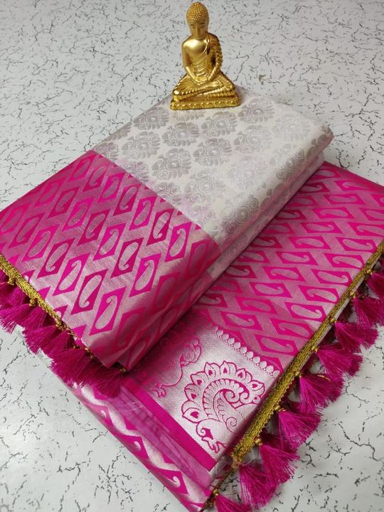 Post image *👸EXCLUSIVE BRIDAL SAREE COLLECTIONS WITH FANCY TESSEL🧵*
 *🧵100% Genuine Quality products*
 *🧵Brocade sarees*
 *🧵Kanchipuram pattern Rich jari Pallu* 
*🧵Extreme jari border Contrast Blouse*
*🧵saree length 6.30 mtrs and weight 0.900 grms(aprox)*
*🧵Cloth feel very soft*
*🧵Direct manufacture* 

 *🧵Resellers price Rs1699+$*
 *👉No Open pic of Sarees*