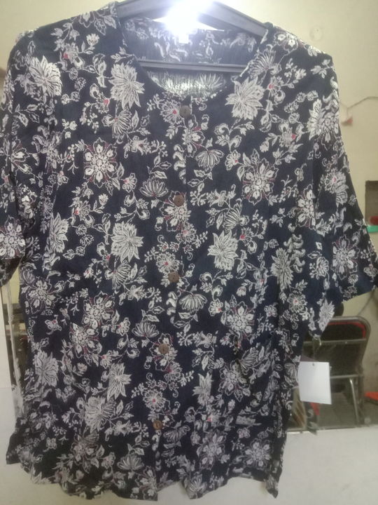 girls tops and shirt lote  uploaded by business on 7/27/2021