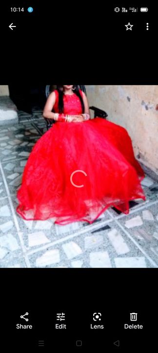 Post image Hii Mujhe Ye Red Gown Small size Avl Sale krna hai bust size 28-32 price negotiable only local location price 1800/-