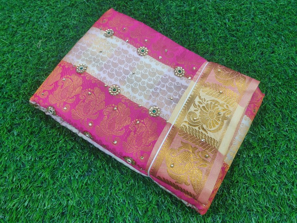 Silk saree from varanasi uploaded by Abhi collections  on 7/27/2021