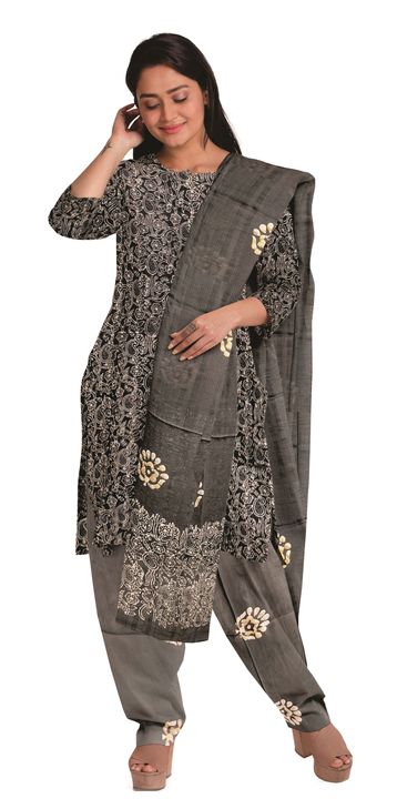 Batik print dress material uploaded by Gutti arts on 7/29/2021