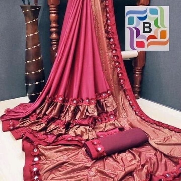 Feshionable sarees uploaded by Anjali Kanaujiya on 7/30/2021