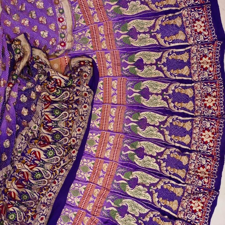 Post image (01)दरबार लहेंगा चोली 🪔 🦚
Banarasi pure Georgette handloom zari weaving lehengas with animals figure motifs.
12 kalies1 mtr blouse2.75 duptta