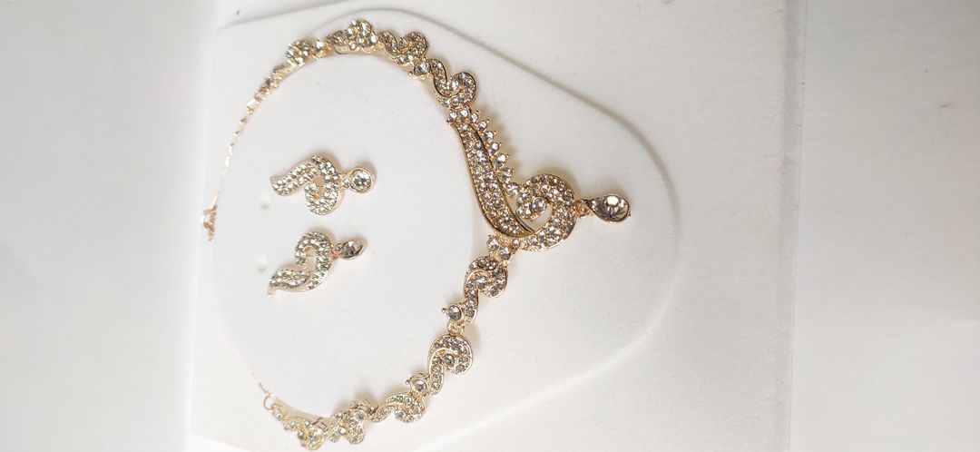 Rose gold Australian diamond necklace set uploaded by R L enterprises on 7/31/2021