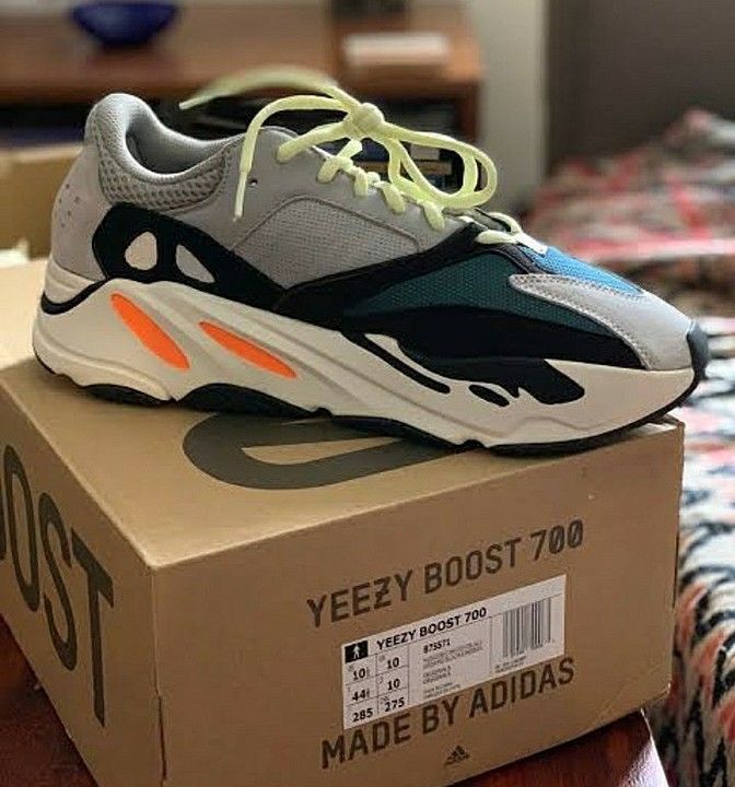Improted YEEZY 700 uploaded by business on 8/27/2020