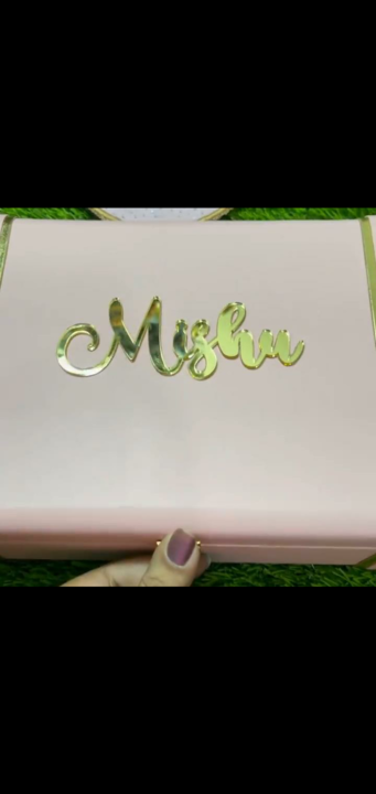 Post image I want 1 Pieces of Mujhe vanity box par name chahiye Kam se Kam price me .
Below is the sample image of what I want.
