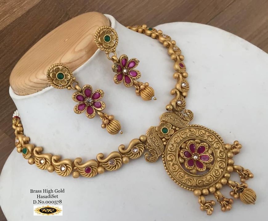 High Quality Gold Plated Jewellery Set only  uploaded by RADHA RANI COLLECTION on 8/6/2021