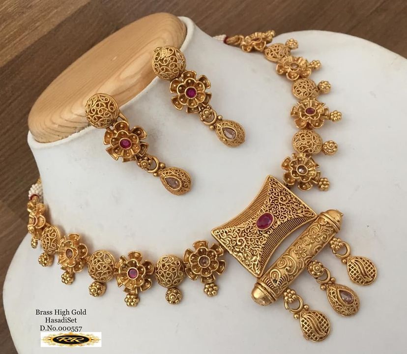 High Quality Gold Plated Jewellery Set only uploaded by RADHA RANI COLLECTION on 8/6/2021