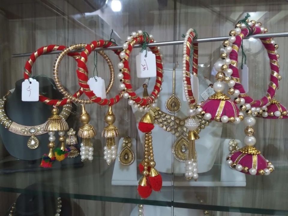 Post image I want 30 Pieces of I want to need Bangles Rakhi of some packet in wholesale price for example.
Chat with me only if you offer COD.
Below are some sample images of what I want.