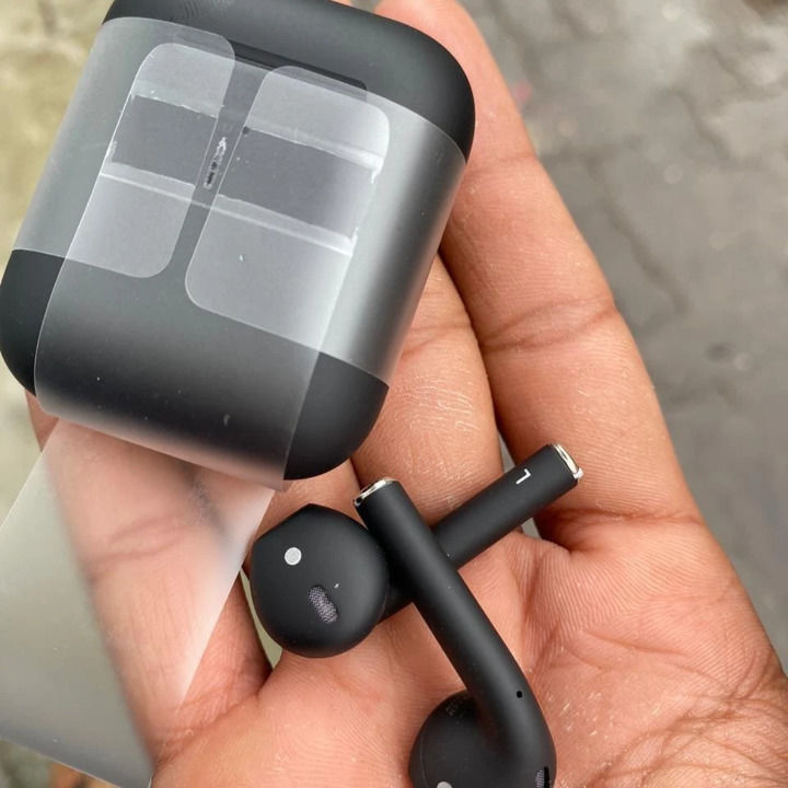 Airpod 2 Black Addition uploaded by Mr.Gadget on 8/7/2021