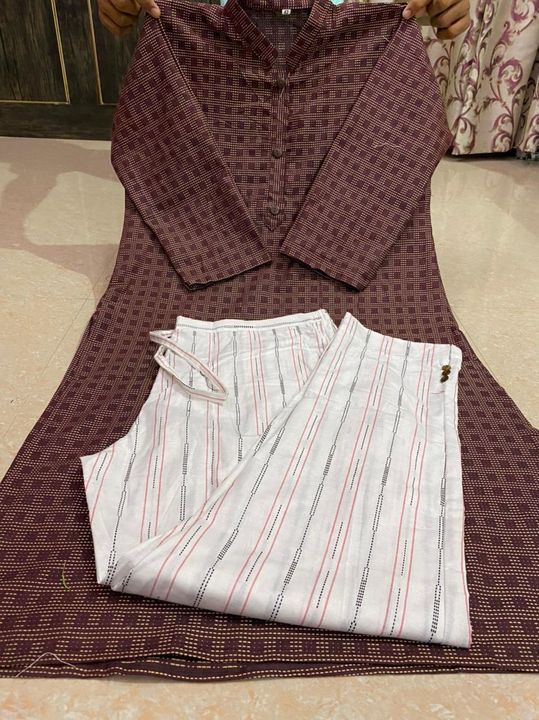 Post image *🌹Available stock 38 to 44 book fast*🌹
*Attractive pants colours*

*Pencil pant with both sides pockets**Kurti length 43*
*Trouser length 39*
*Size 38 to 44 *
*38 to 44 set price 470+ shipping*👆
