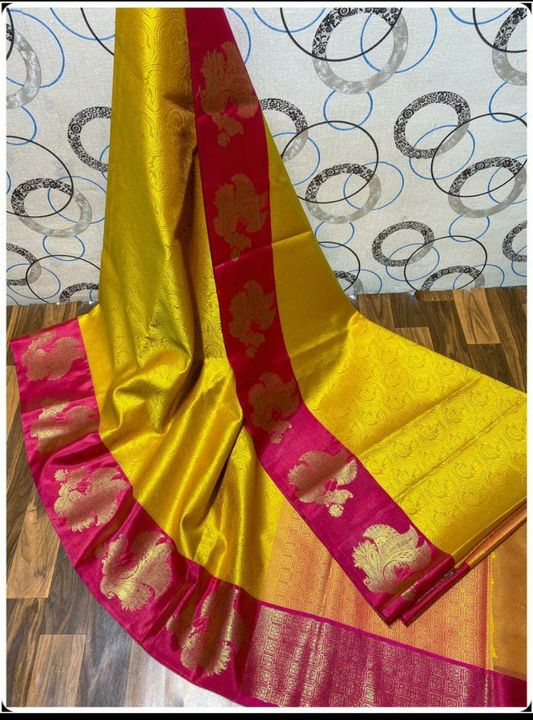 Kora aurgunja muslin banarasi thanchui saree uploaded by Superior art silk saree creation on 8/8/2021