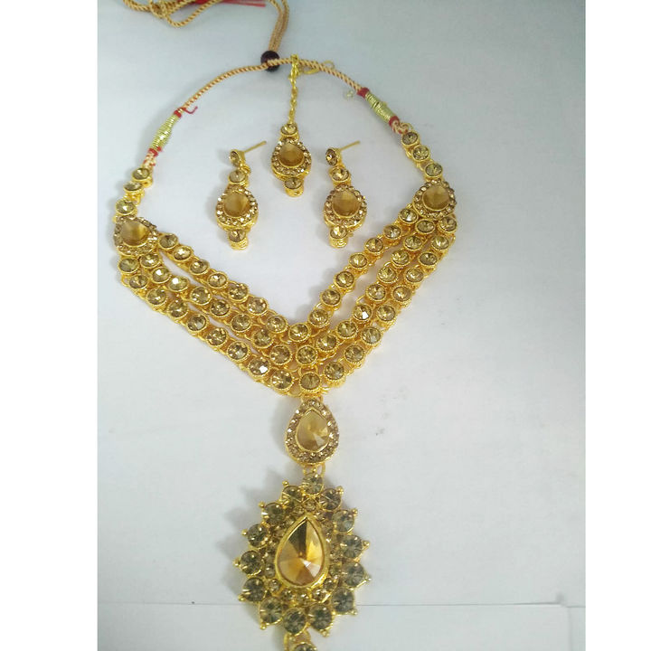 3 layer Necklace set with maang tika. uploaded by business on 8/10/2021