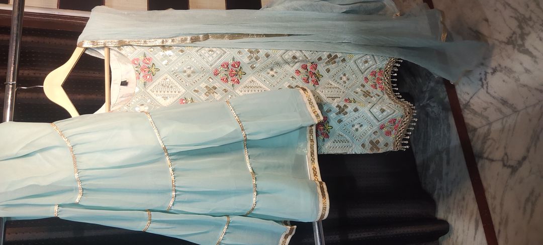 Sharara suit ,kurti price starting 370/- uploaded by Pari's collection on 8/12/2021