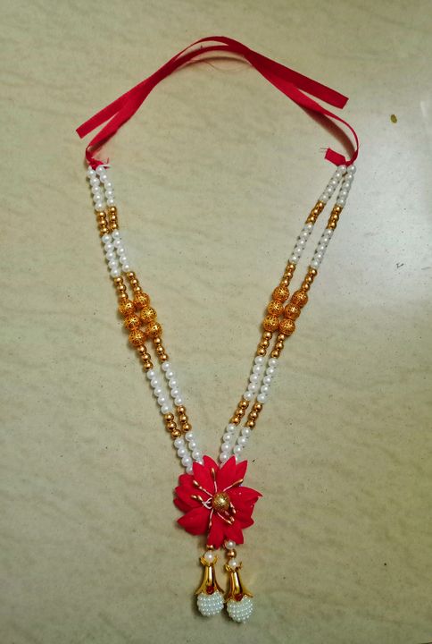 Product image with ID: artificial-flower-necklace-d95bd6ad