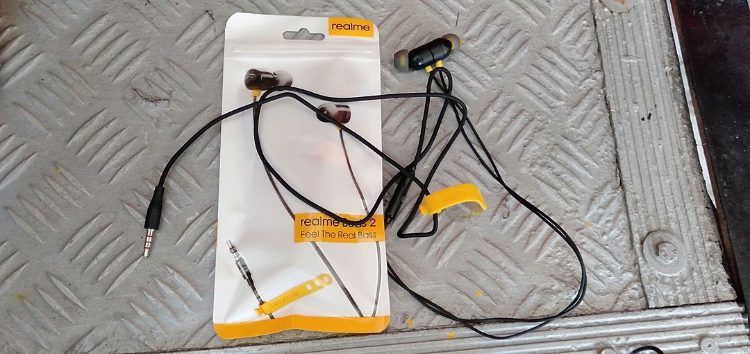 Realme buds 2 headset uploaded by business on 8/30/2020