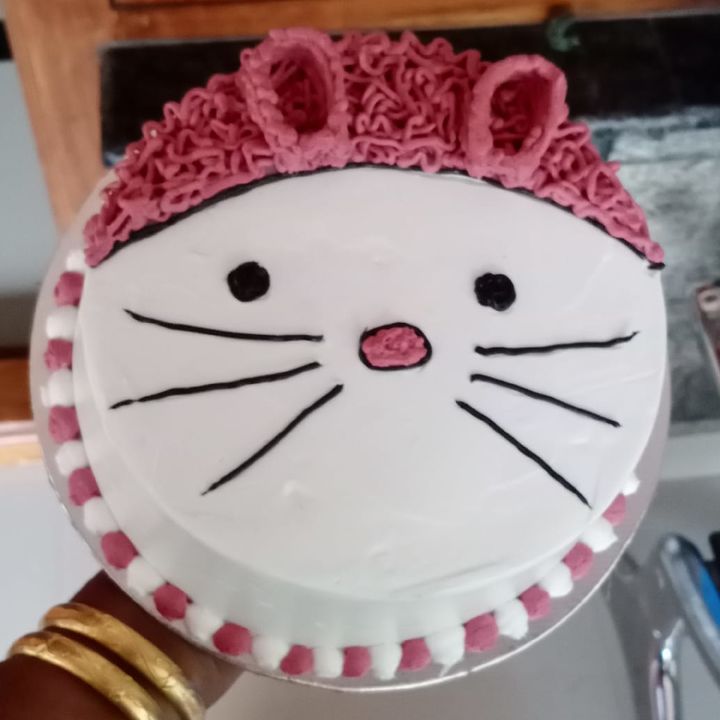 Cat design cake uploaded by Shabna Cake House on 8/14/2021