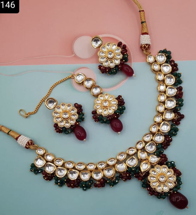 Post image Premium quality kundan jewellery.
Pure copper 
Real Kundan
High gold plated
Blackbrhodium 
Pure brass and rose gold plated jewelleries available in manufacturing rate.

For order and details please contact on below number.
9503548064.