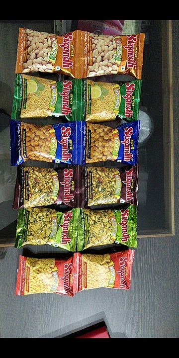 Moong dal,
Navratna
Aloo Bhujia
Kanpuri Mixture
Nut cracker 
Salted peanuts
 uploaded by Sugandh Sweets on 9/1/2020