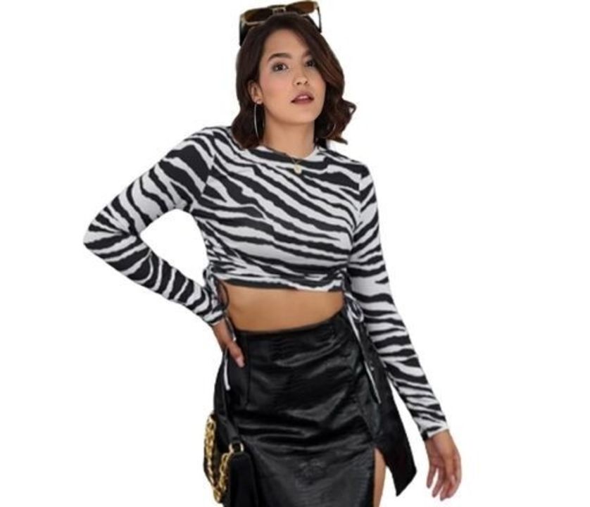 Hem zebra striped crop top  uploaded by Clothing store on 8/22/2021