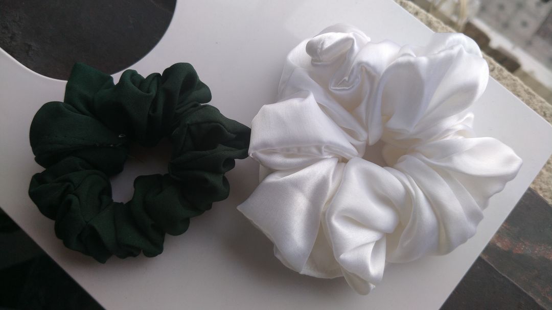 white and bottle green medium scrunchie uploaded by business on 8/25/2021