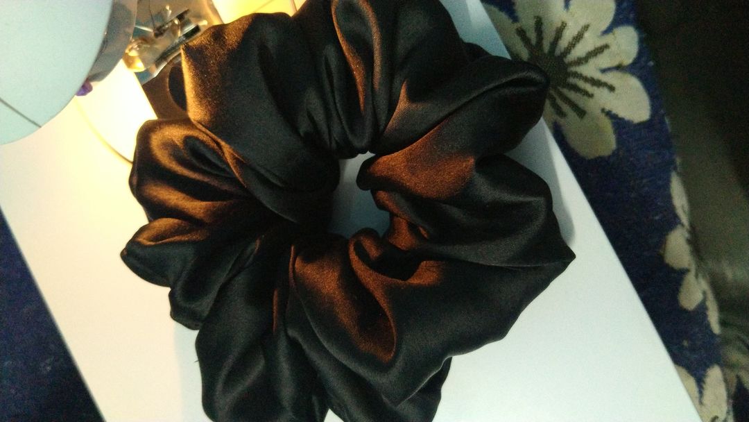 black XL scrunchie uploaded by business on 8/25/2021