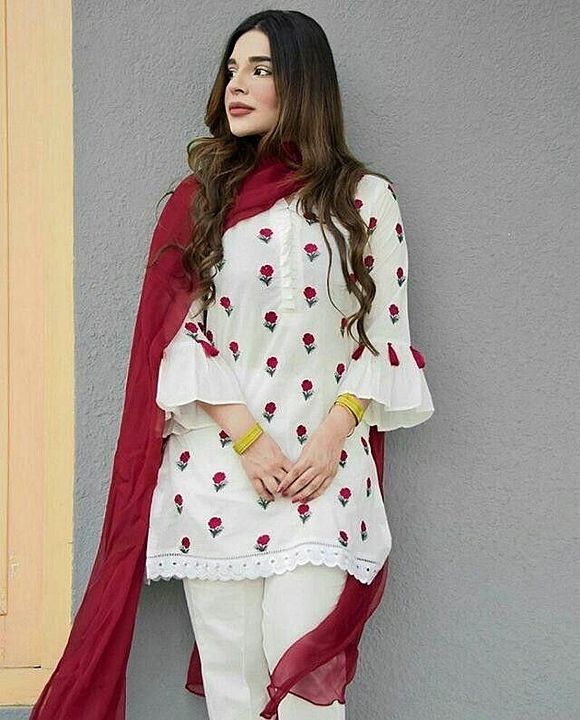 Post image PRESENT NEW LAUNCHING
*FABRICS DETAIL*

💃👚* KURTI *👚💃
*#KURTI FABRIC* :REYON WITH 
3/4 FRILL SLEEVES 
WORK - HAND BLOCK PRINT &amp; HAND WORK
💃👚 *Pant *👚💃
* FABRICS* :REYON
*#pant LENGTH*:UP TO 40 
*(fully stitched)*

SIZE:-M/38 TO XXL/44

💃👚 * DUPATTA * 👚💃
*# DUPATTA FABRICS* : Chiffon with TIE DIE
LENGTH- 2.25meter

PRICE =  ₹ 1350+&amp;


👌KING OF QUALITY👌