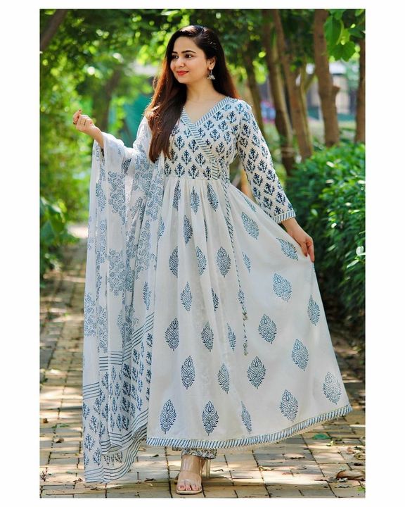 Flower print kurta with pent uploaded by Radhey collection on 8/26/2021