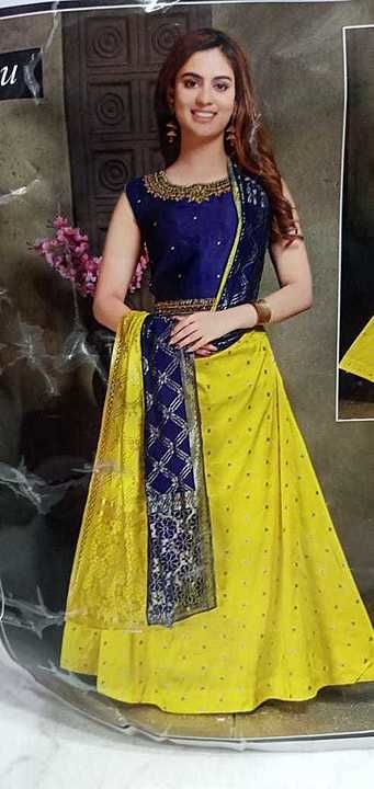 Crop top with banarsi silk chunni  uploaded by business on 9/3/2020