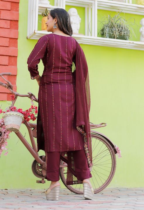 Beautiful kurti with pent& duptta uploaded by business on 8/28/2021