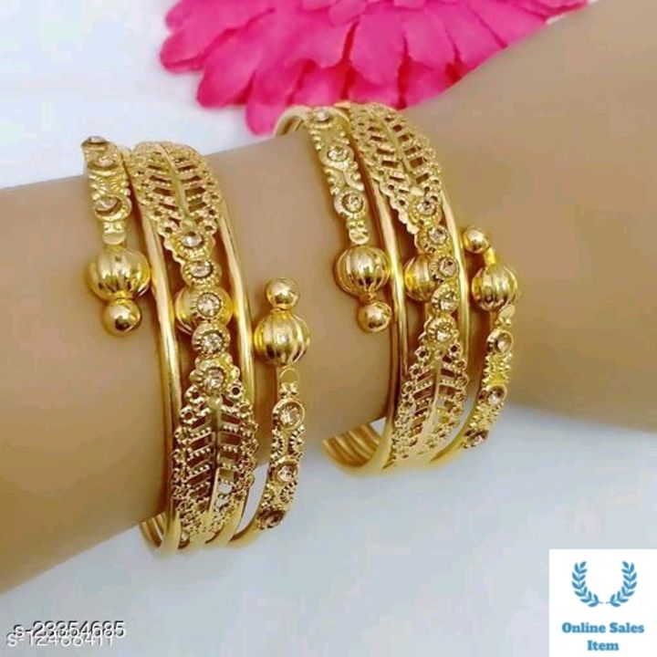 Elite Beautiful Bracelet & Bangles
Base Metal: Alloy
Plating: Gold Plated
Stone Type: Agate
Sizing:  uploaded by business on 8/29/2021