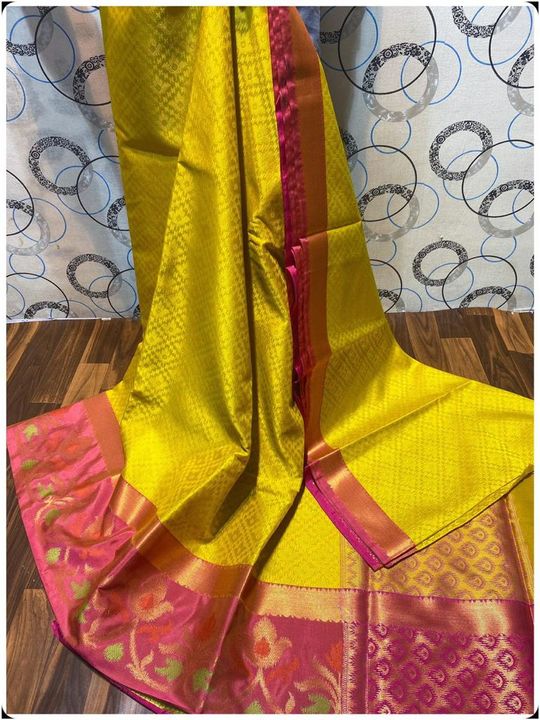 Post image I need same border provided below, Banarasi kora taunchoi sarees. Please, share pics and price with me. Ps: I need same border and different colors.