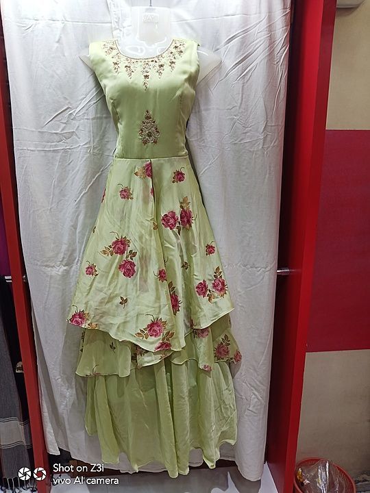 Gown style floral pattern code 015 L size only uploaded by Adaa on 9/4/2020